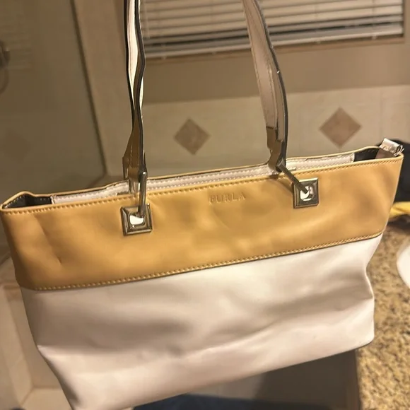 Furla handbag - Picture 3 of 4